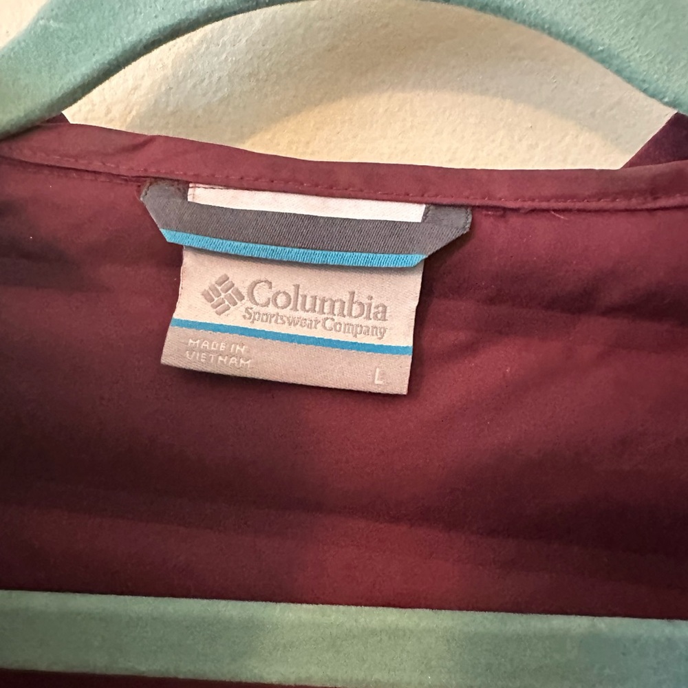 Columbia Puffer Jacket with Water-Resistant Finish - Picture 10 of 11
